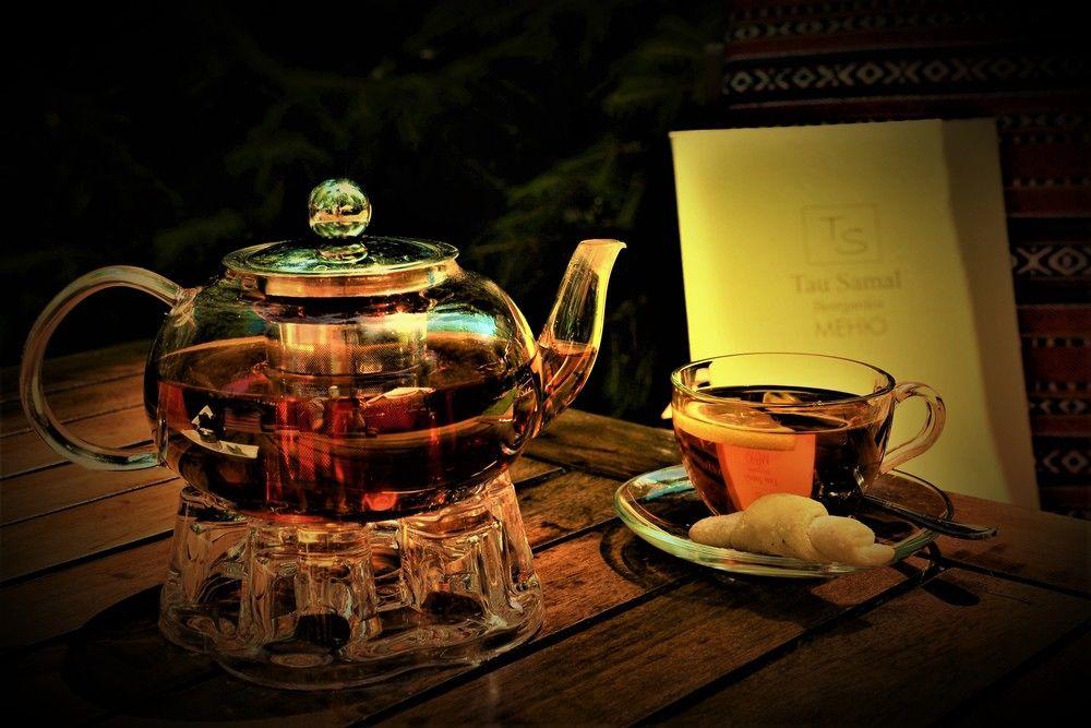 Rahat Palace Hotel Almaty Exterior photo A glass teapot