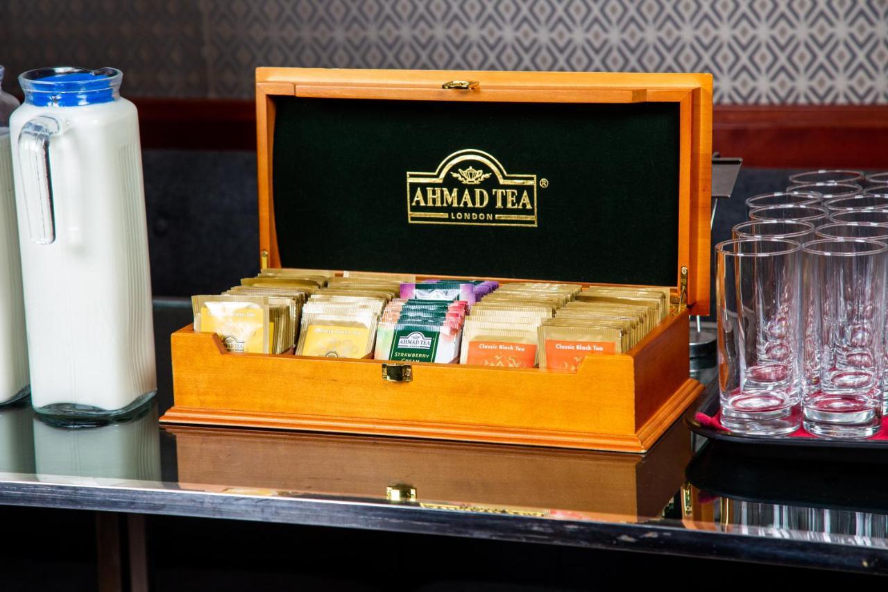 Rahat Palace Hotel Almaty Exterior photo A tea chest